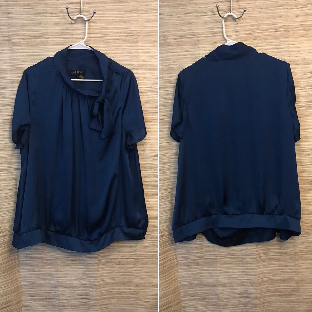 FINAL PRICE⬇️ Blouse w tie collar detail